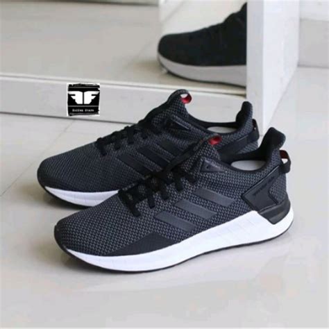 harga sneakers adidas original